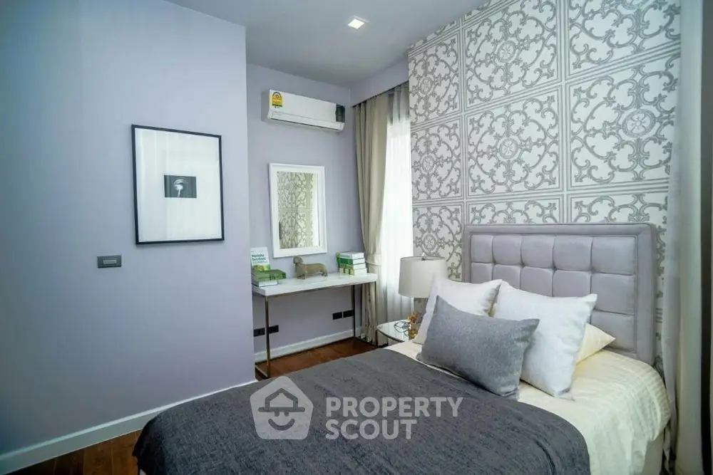  3 Bedrooms Condo at M Phyathai-1