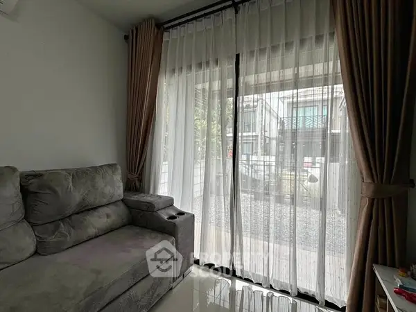 image_rental-25792325