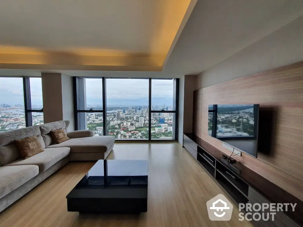  3 Bedrooms Condo at The Met Sathorn-1