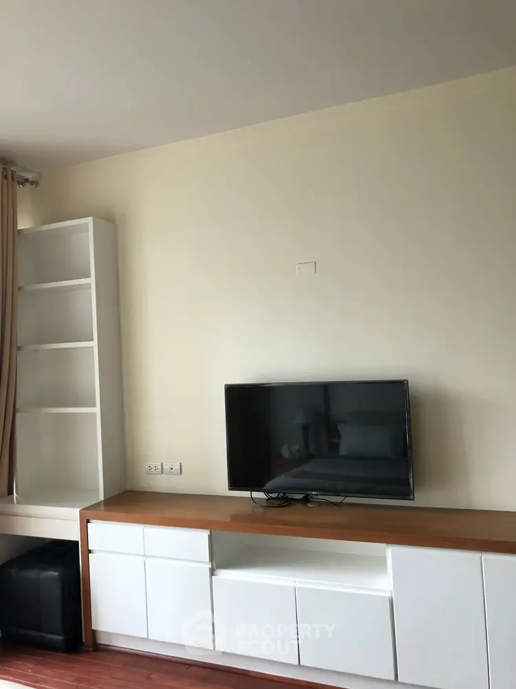  2 Bedrooms Condo at The Address Chidlom-14
