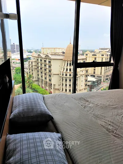 2 Bedrooms Condo at The Lumpini 24-4