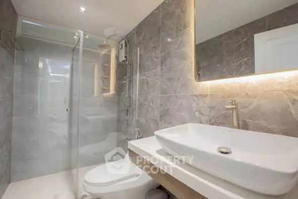 Modern bathroom with sleek design and elegant fixtures