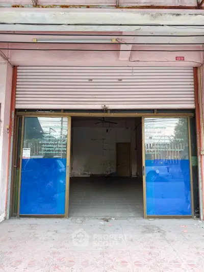 Spacious commercial property with open layout and large glass entrance, ideal for retail or office use.
