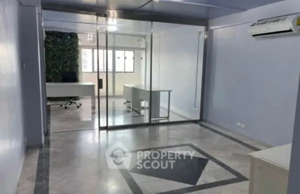 image_rental-30465412