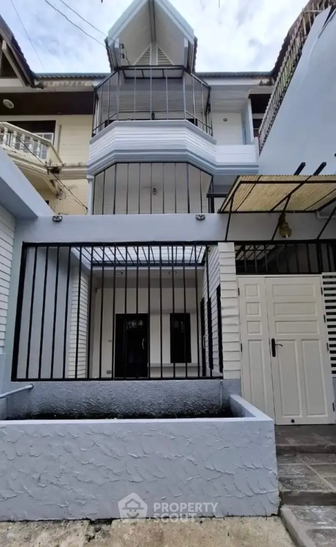 Screenshot 2568-02-14 at 14.59.23.jpg