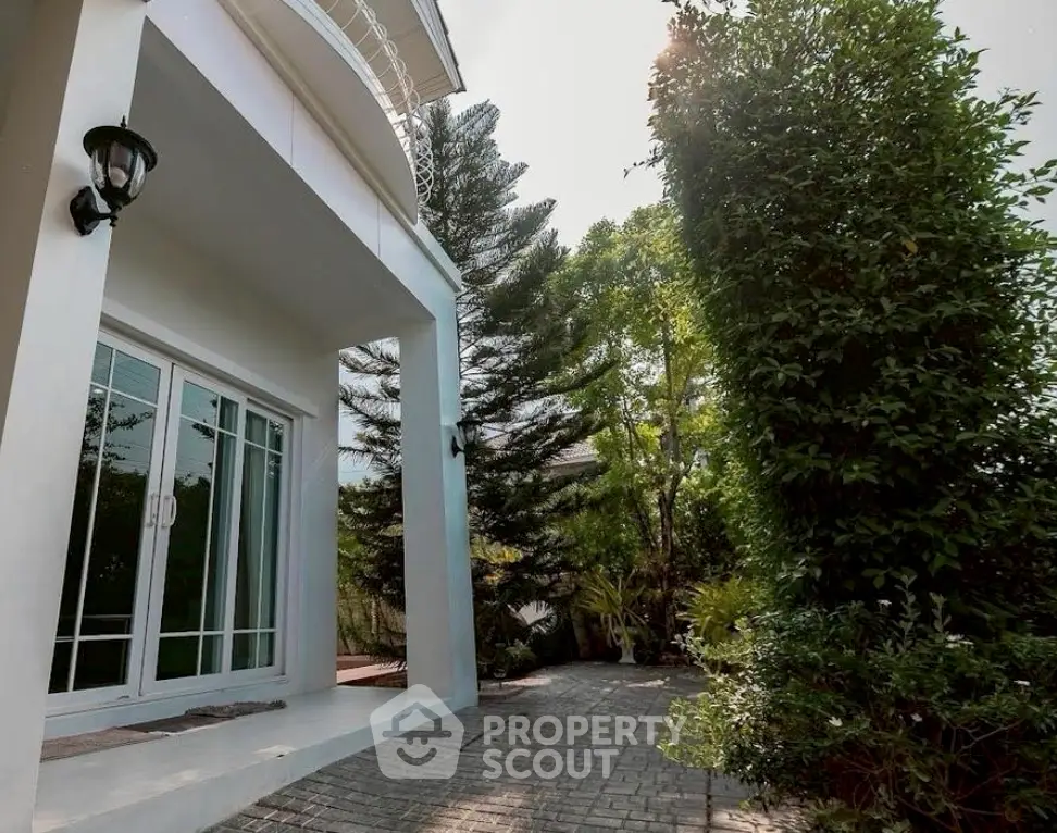 Screenshot 2569-03-16 at 17.36.00.jpg