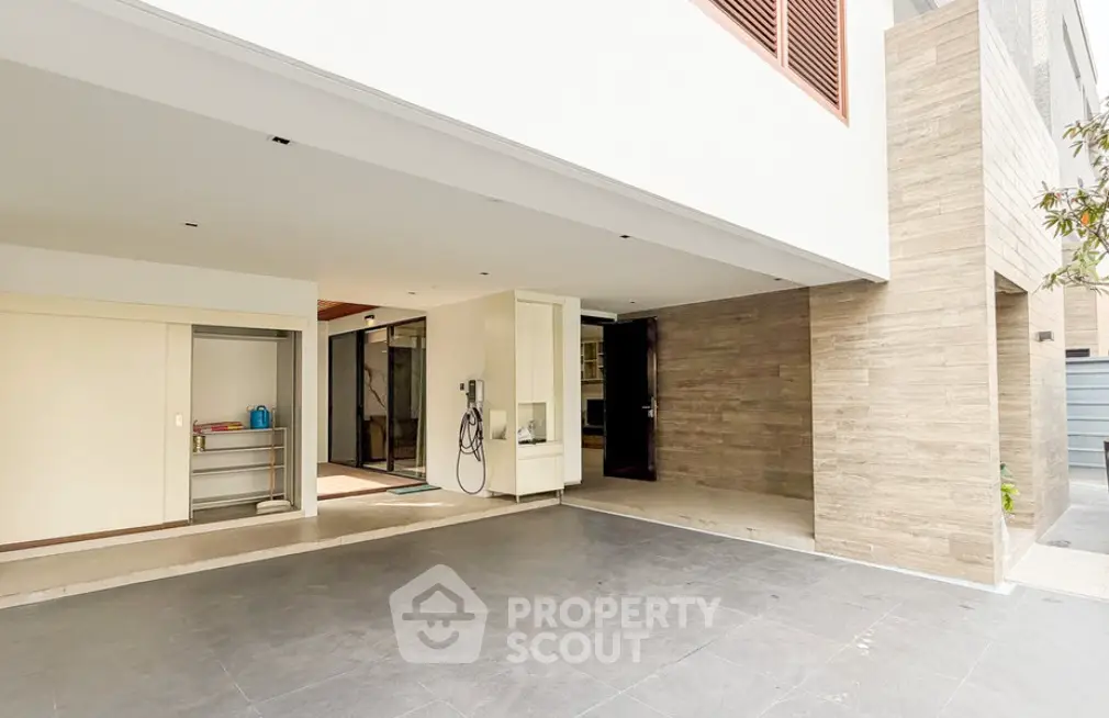 Screenshot 2568-12-15 at 22.34.12.jpg