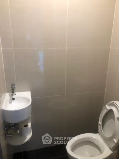 Fully Furnished 1 Bedroom Condo at Park 24-4