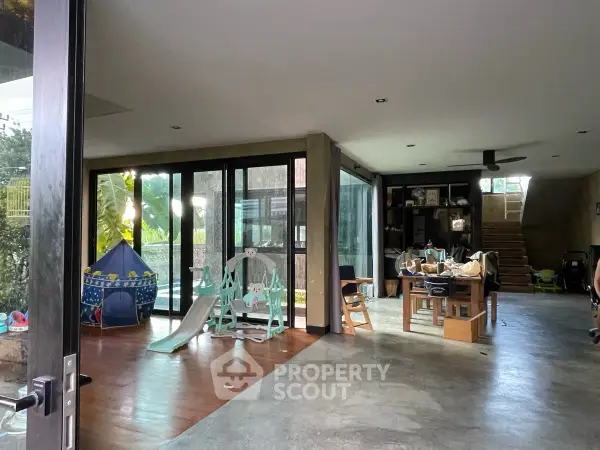 image_rental-31095870