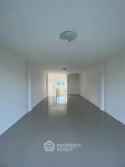 image_rental-28500882