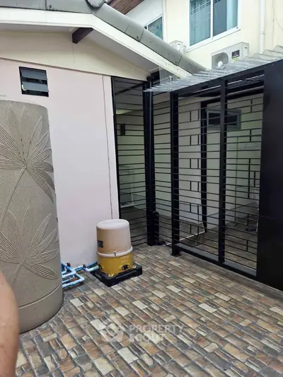 image_rental-30319692