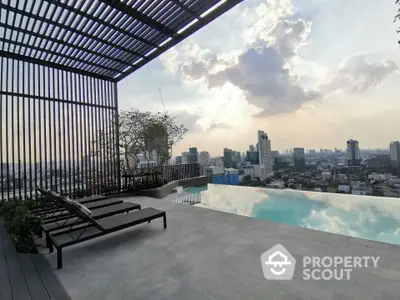 Fully Furnished 1 Bedroom Condo at Centric Ratchayothin-5