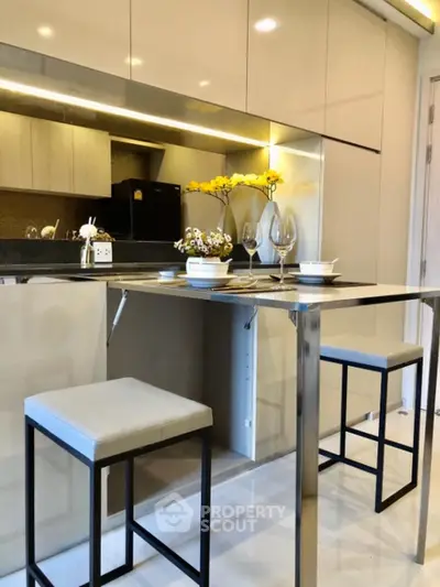  2 Bedrooms Condo at Life One Wireless ไลฟ์ วัน วิทยุ-4