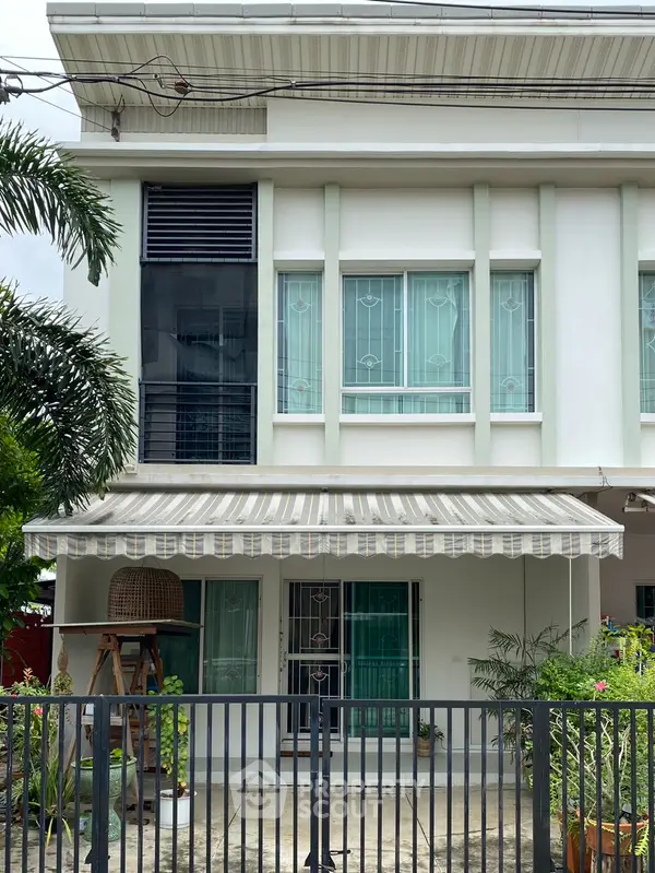 image_rental-6832124