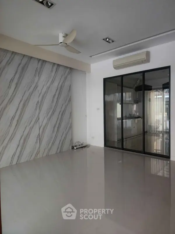 image_rental-29712874