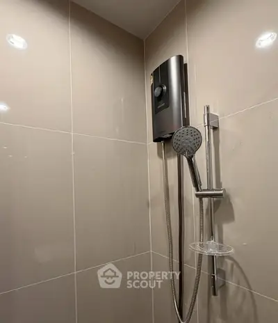 b66659053598d29f41e835a4c9c671f0.jpg