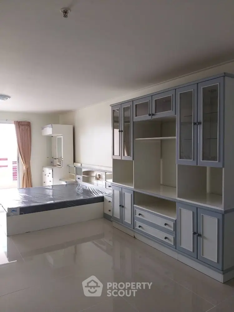  1 Bedroom Condo -1