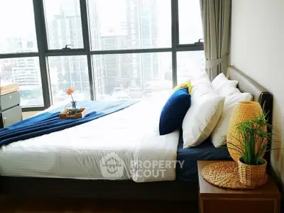 2 Bedrooms Condo at Ideo Q Chidlom Phetchaburi-3