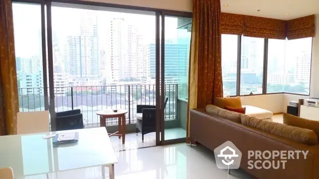  2 Bedrooms Condo at The Emporio Place Sukhumvit 24-1