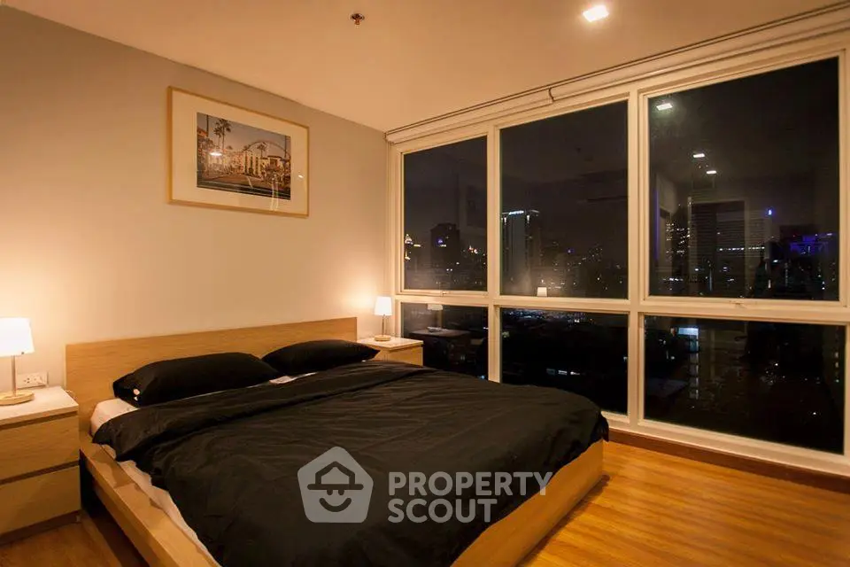 Fully Furnished 2 Bedrooms Condo at Wish Samyan-1