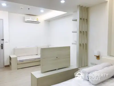  1 Bedroom Condo at Life Ratchada Huaikwang-2