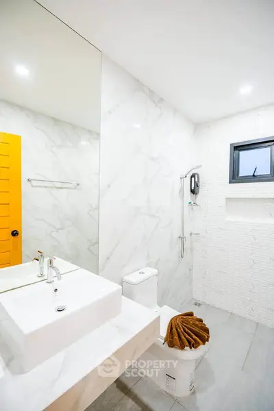 Modern bathroom with sleek design and marble finishes