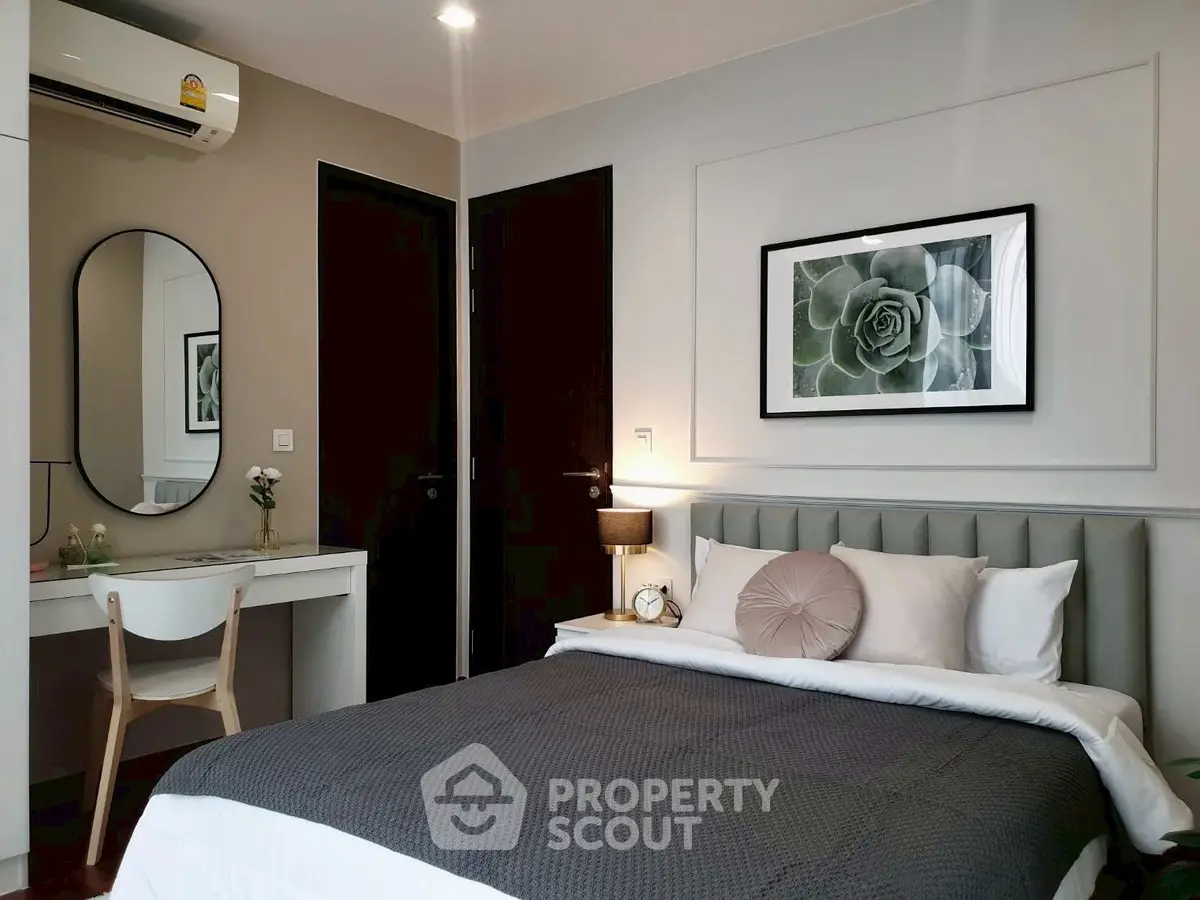 Modern bedroom with elegant decor and cozy ambiance