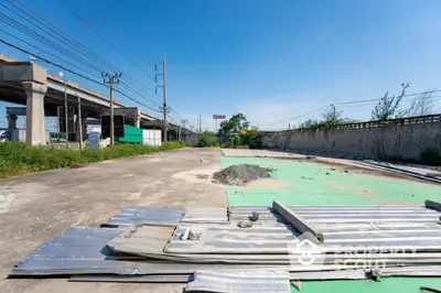 Spacious vacant land with potential for development near urban infrastructure.