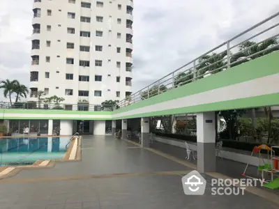  2 Bedrooms Condo -5