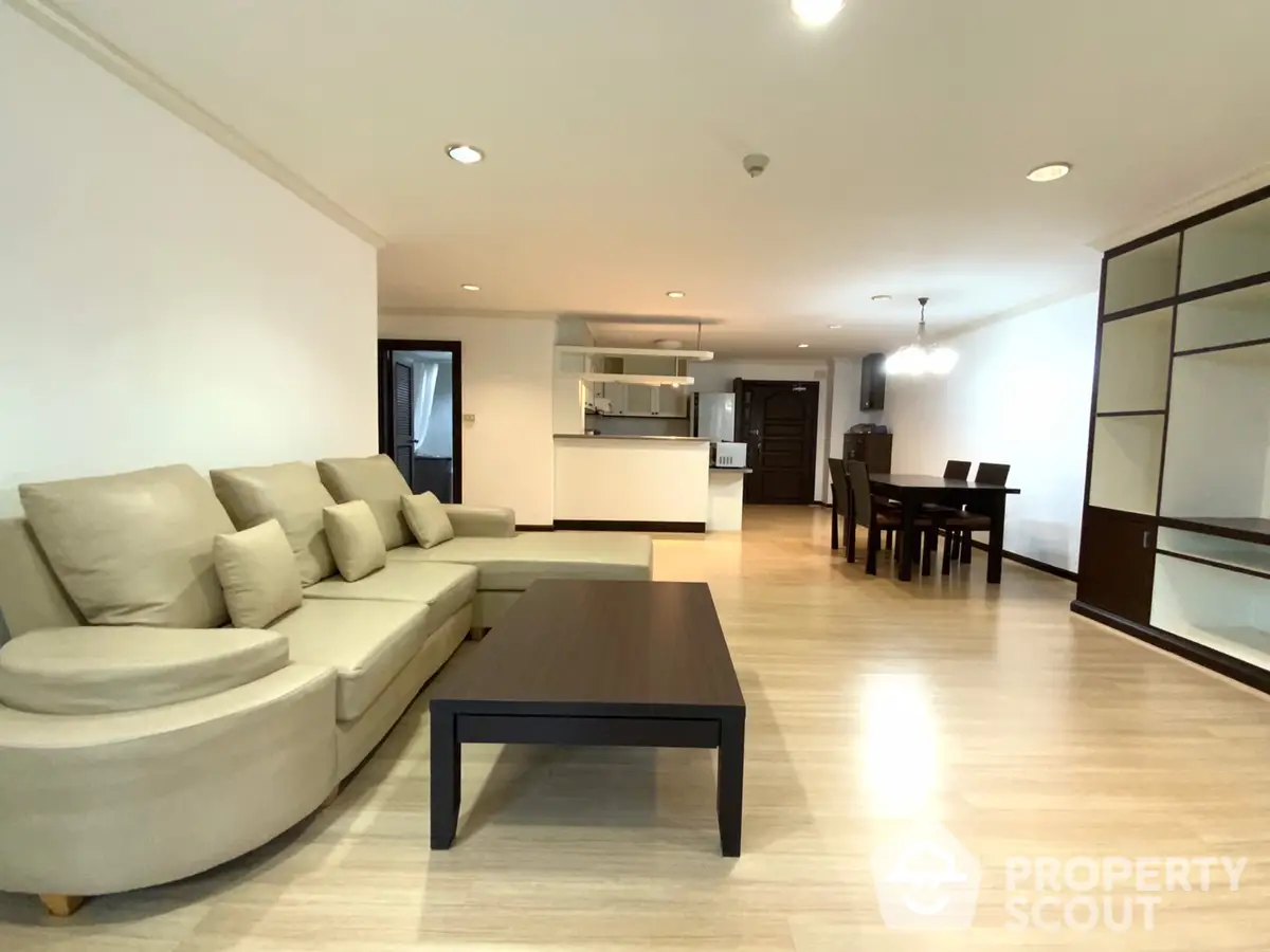 Fully Furnished 2 Bedrooms Condo at Supalai Place Sukhumvit 39-1