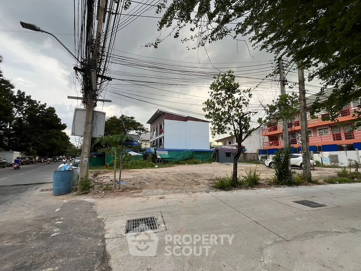 Vacant land plot in urban area with potential for development