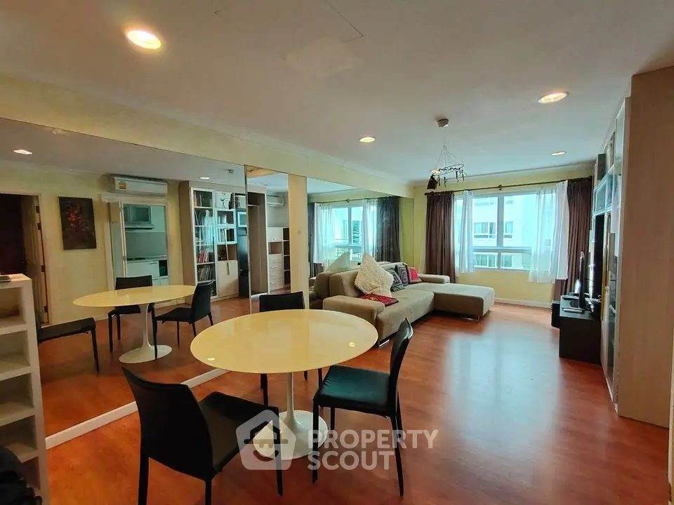 2 Bedrooms Condo at Lumpini Suite สุขุมวิท 41-1