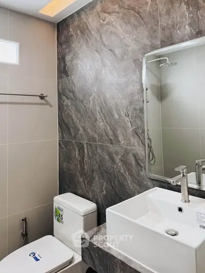 Modern bathroom with sleek design and elegant fixtures
