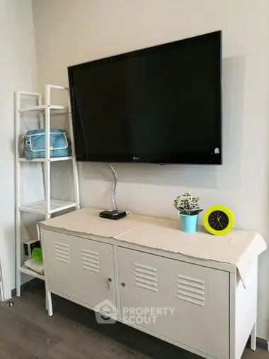 Fully Furnished 1 Bedroom Condo at Rich Park Triple Station Livingroom