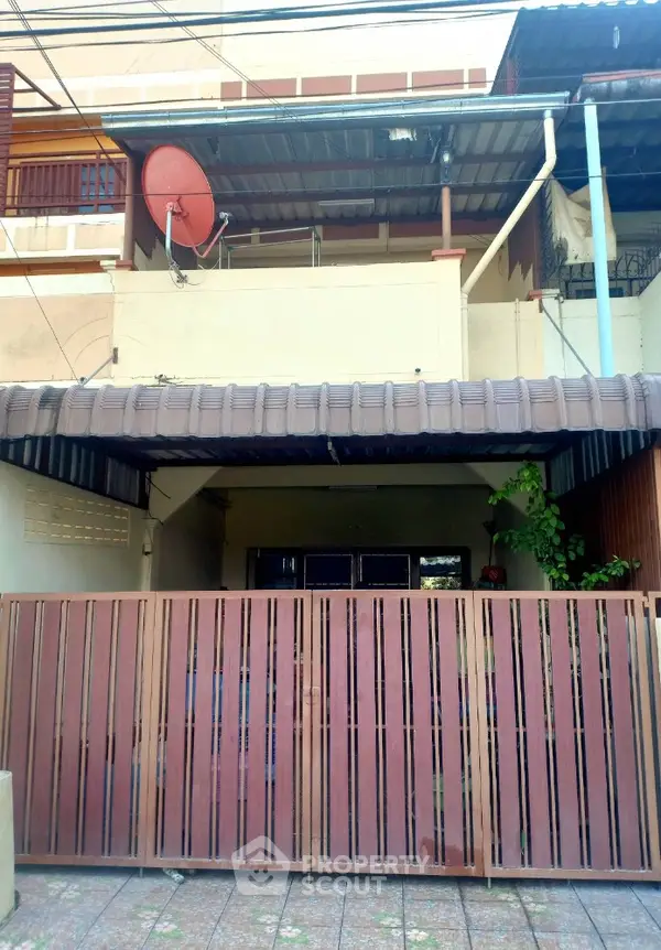 image_rental-6637316