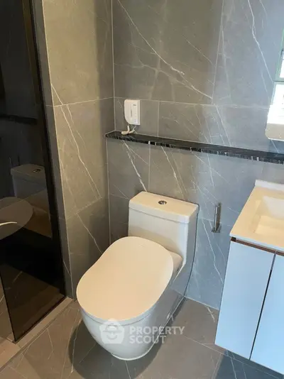 Modern bathroom with sleek design and elegant fixtures