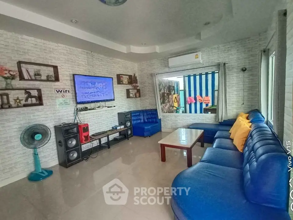 1096728-1-Photoroom.jpg