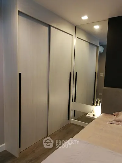  1 Bedroom Condo at The Room Sukhumvit 21-6