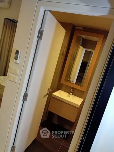  1 Bedroom Condo at The Unique 10-4