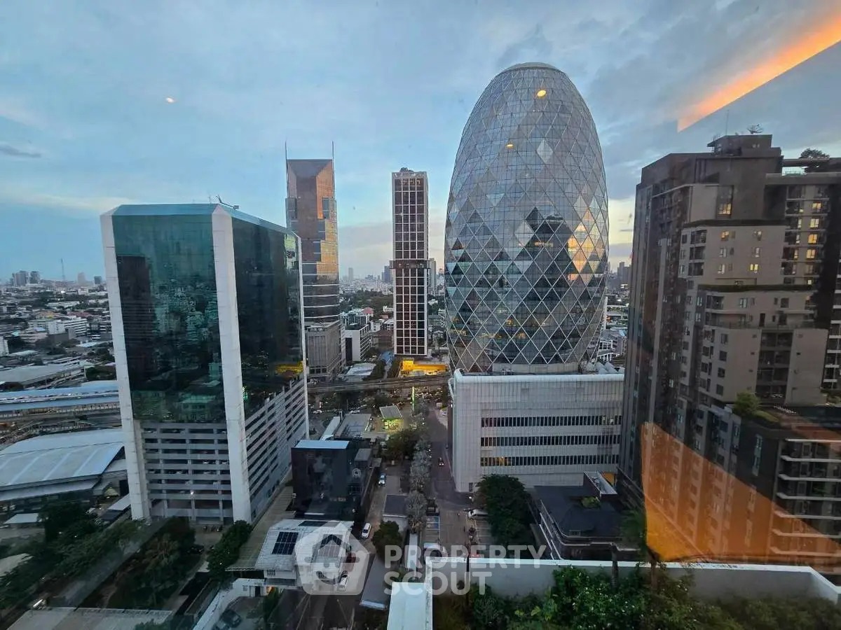 Stunning cityscape view featuring modern architecture and iconic buildings, perfect for urban living enthusiasts.