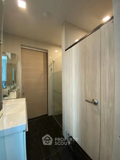  2 Bedrooms Condo at Park Origin Phrom Phong-5