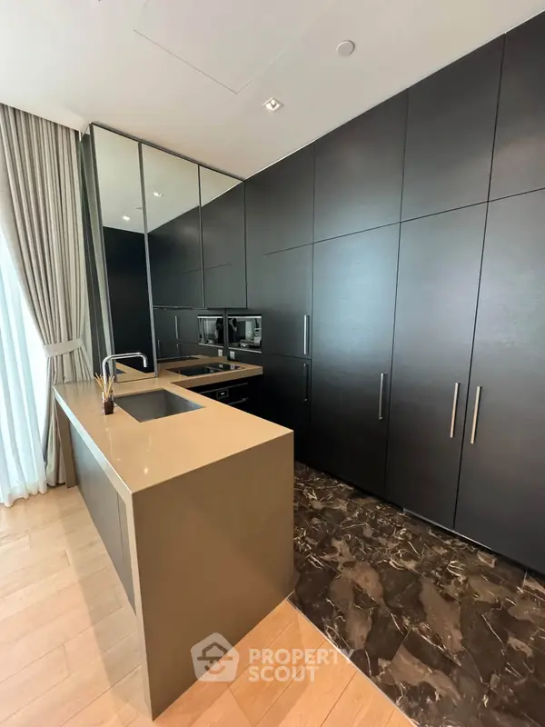 คอนโด 2-ห้องนอน ที่ 28 ชิดลม ใกล้ BTS ชิดลม