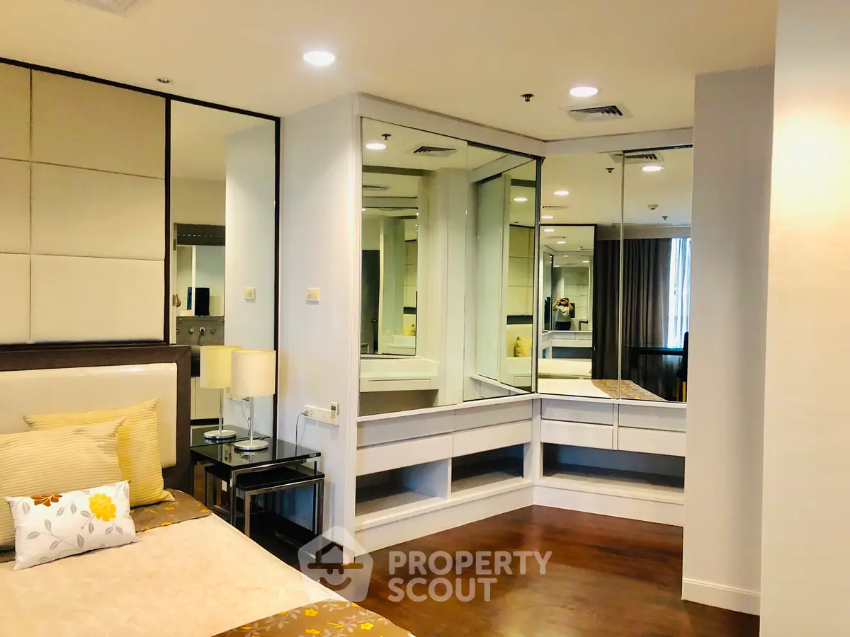  1 Bedroom Condo at Urbana Langsuan Condominium-1