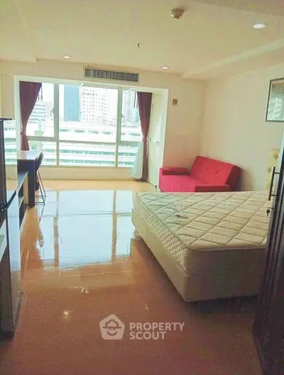 Spacious studio apartment with city view and modern furnishings