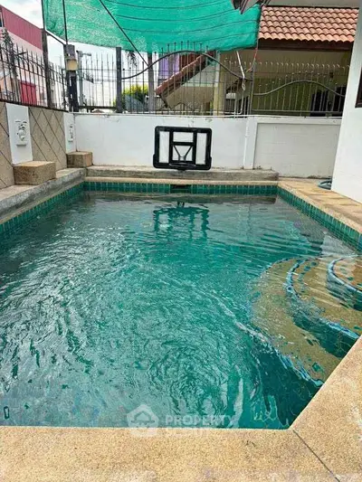 image_rental-29692091