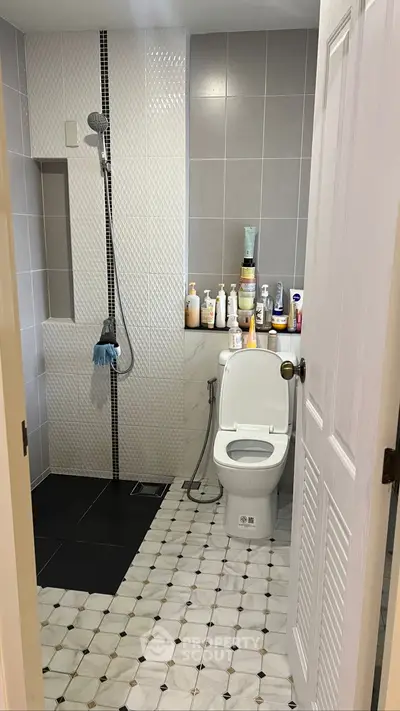 Modern bathroom with sleek design and contemporary fixtures.