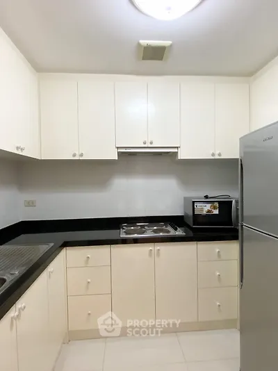 2 Bedrooms Condo at Supalai Place Sukhumvit 39-5