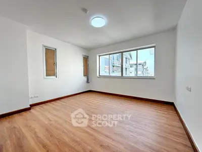 image_rental-30487300