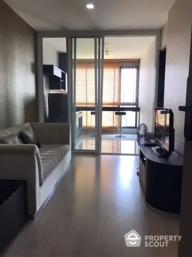 Fully Furnished 1 Bedroom Condo at Rhythm Sukhumvit 44 1-1