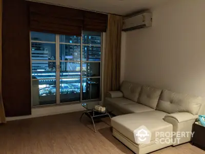  1 Bedroom Condo at Baan Klang Krung Siam Pathumwan Condominium Livingroom